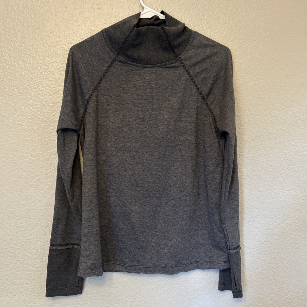 Sundance Top Shirt Womens Medium Gray Mock Neck Pull Over Thumb Holes Minimalist